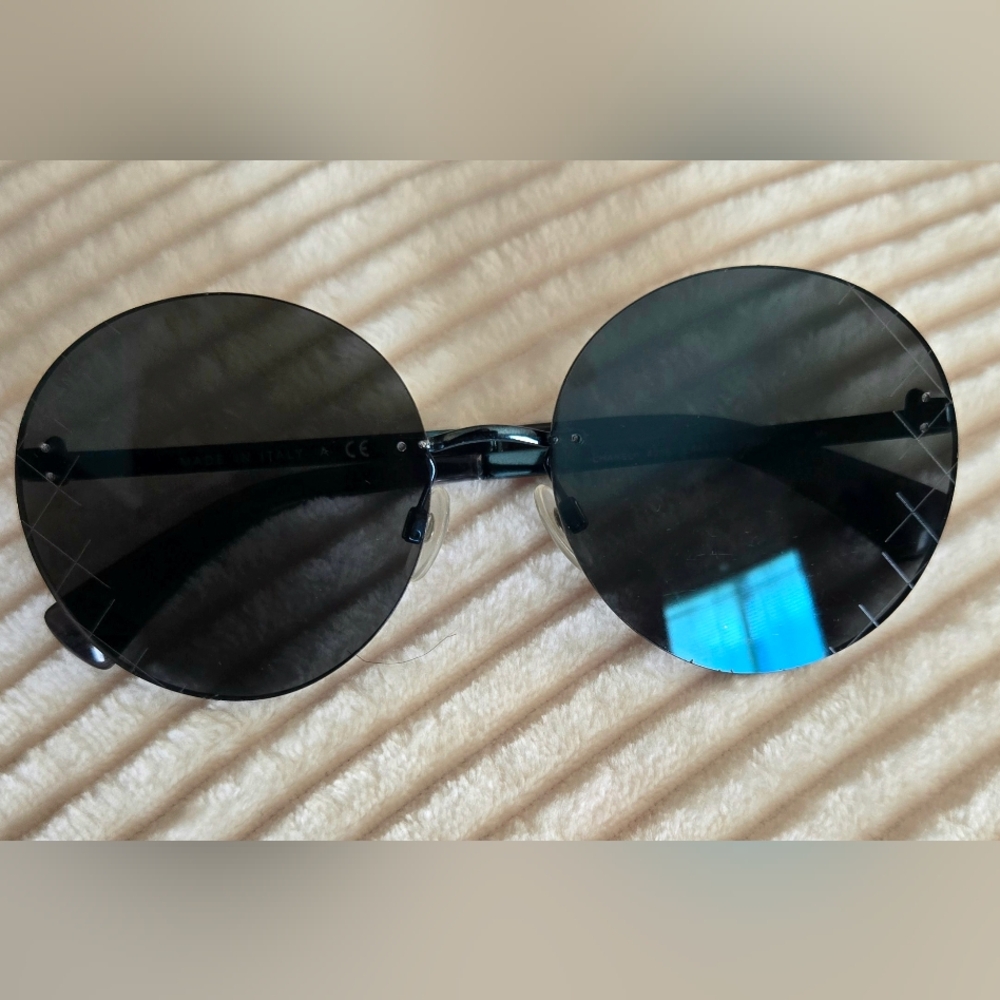 Chanel Round Rimless Sunglasses With Etched "Quilting" On Lenses #4216 C.469/z6